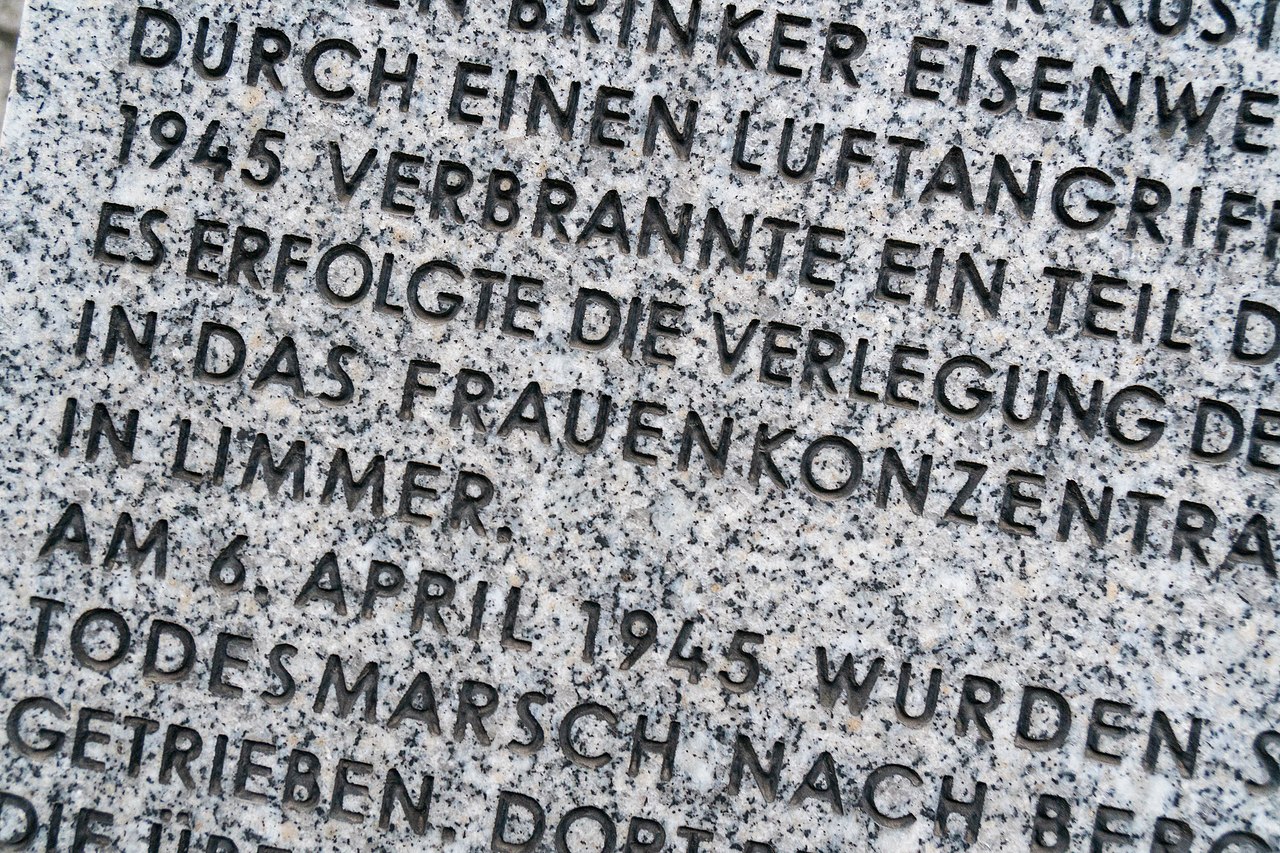 Detail des Mahnmals für das KZ Langenhagen | Tim Rademacher, Wikimedia Commons, CC-BY-SA-4.0