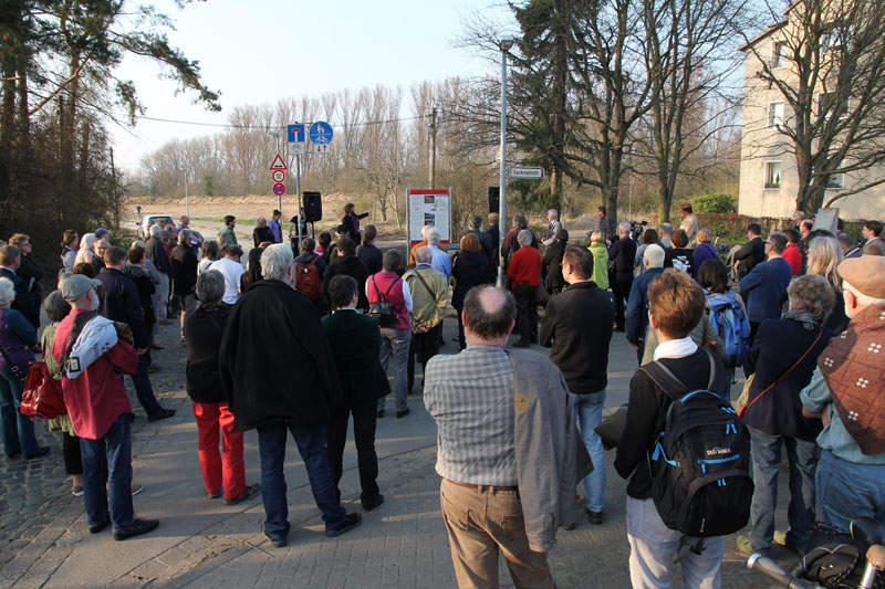 Einweihung der Infotafel für das KZ Conti-Limmer am 10. April 2015 | Tim Rademacher